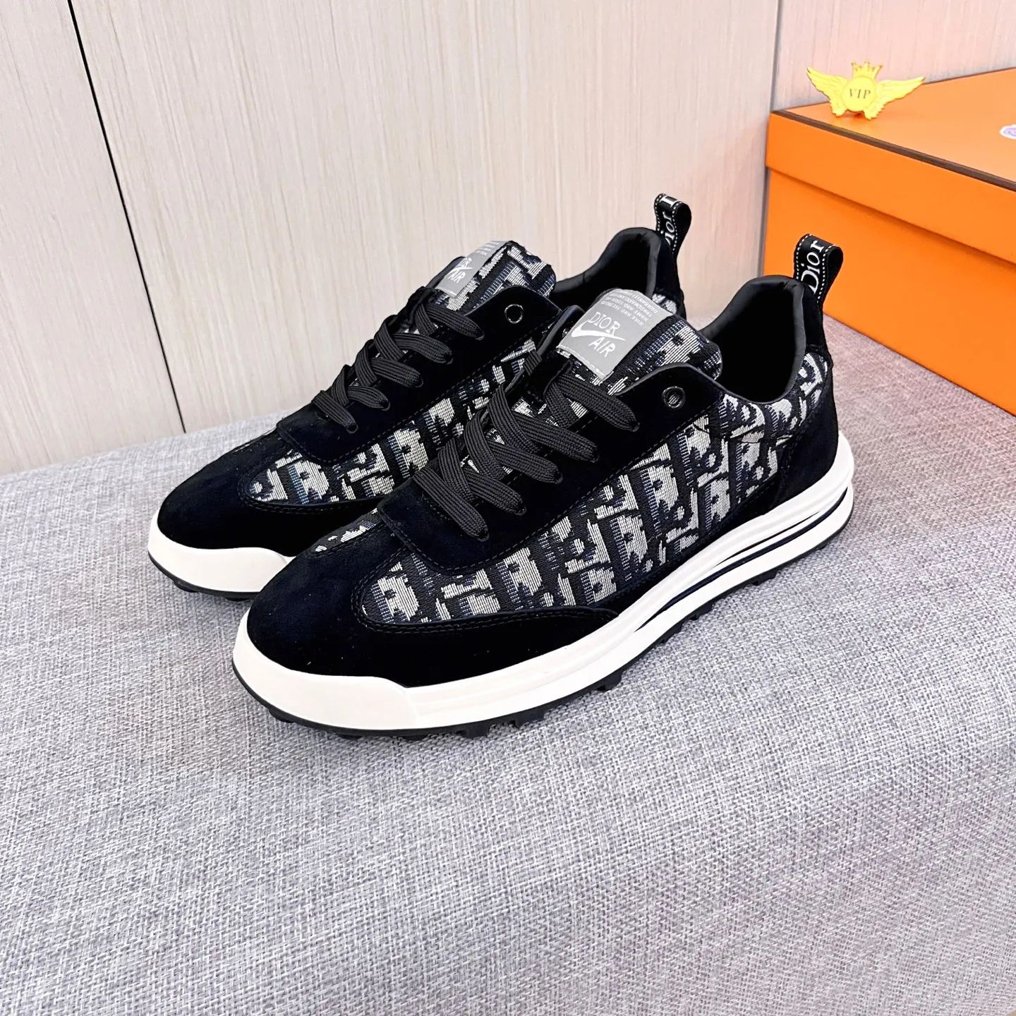 🚘🚘Factory batch 440 men's shoes💰[Dior]🔥Men's high-end brand of shoes official website 1:1 latest masterpiece: the upper is made of Italian imported first-layer cowhide with a comfortable and breathable lining➕original non-slip and wear-resistant outsole🔥, making walking more convenient and comfortable! An exclusive new model, a stunning work, a beautiful 1:1 replica [color] compared to the official quality! Create a fashionable personality to set off your uniqueness! A must-have for trendy men! Classic🔥Size: 38-44 Color: 🔥Multiple colors available🔥.